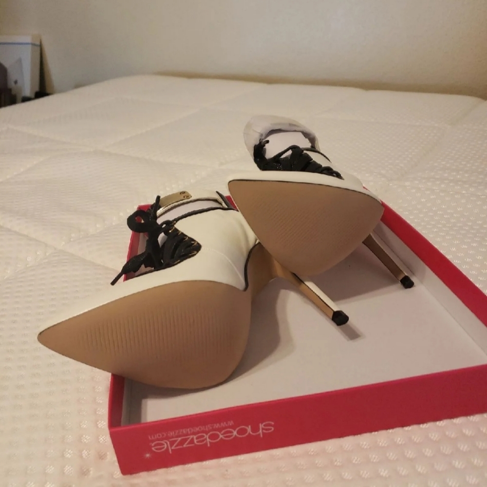 Heels - Picture 3 of 3